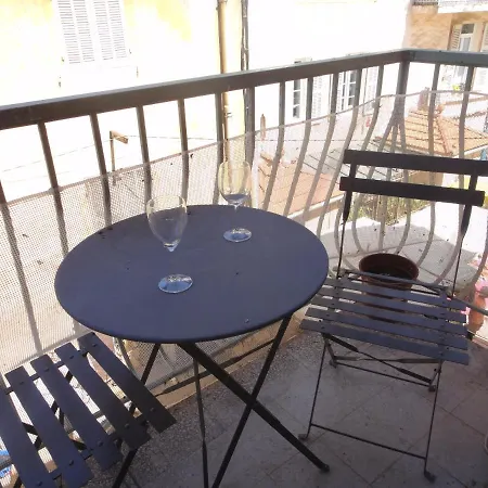 Le Petit Balcon De Apartman